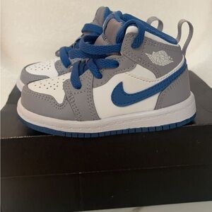 Sold sold JORDAN 1 MID 5c